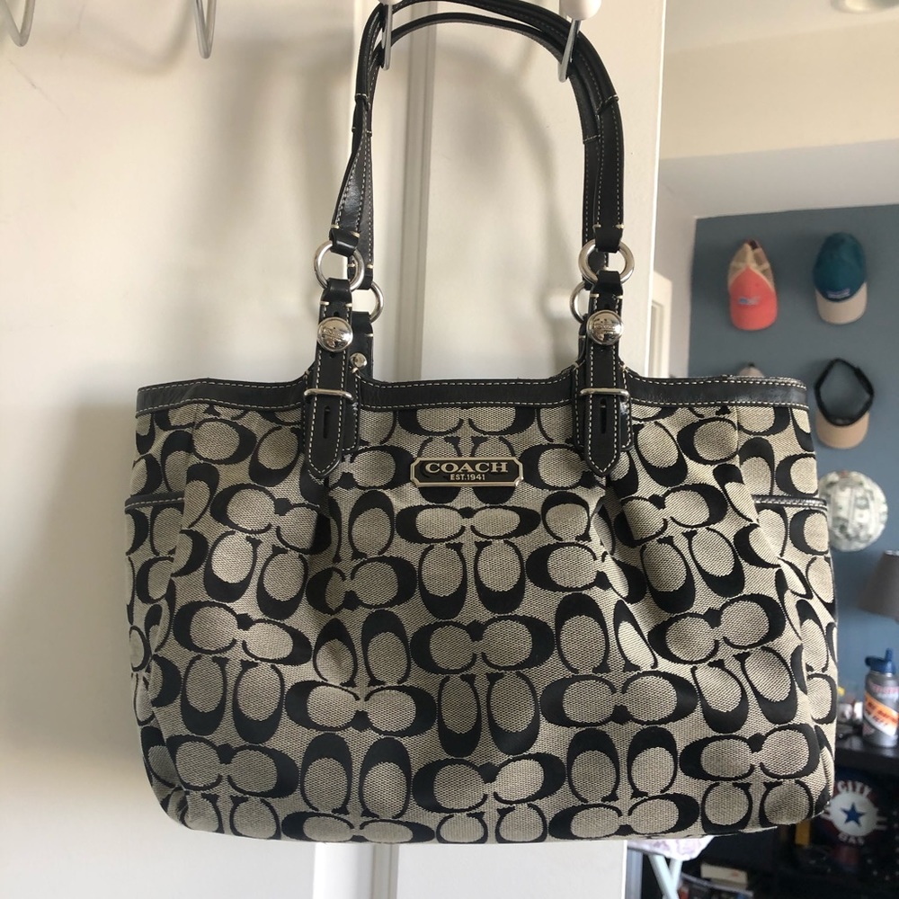 vintage coach bag in great condition AMAZING PRINT